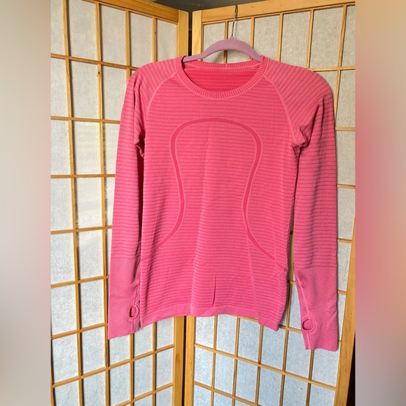lululemon athletica Tops - LULULEMON swiftly tech long sleeve shirt